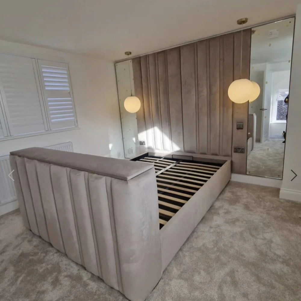 Crown-Panel-TV-Bed